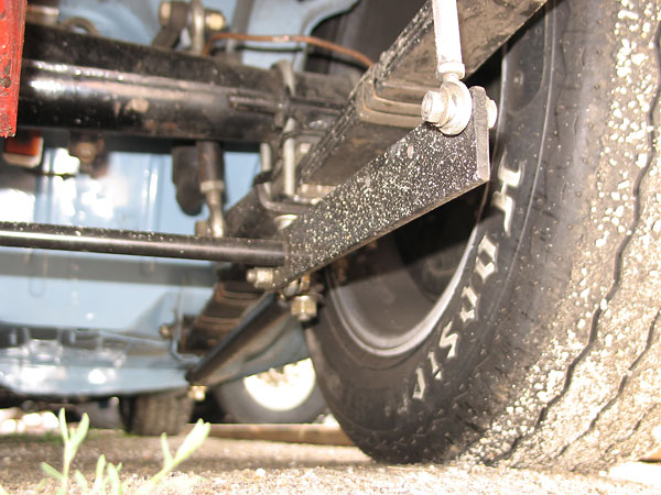 Fab-Tek rear anti-sway bar.