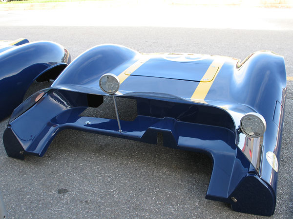Elva Mk7 front clip. Those are GT Classic mirrors.