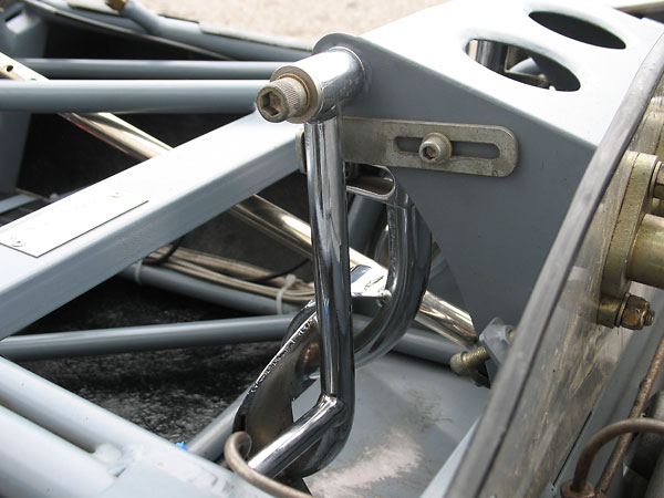 Adjustable positive stops have been installed at both ends of the throttle pedal's travel.