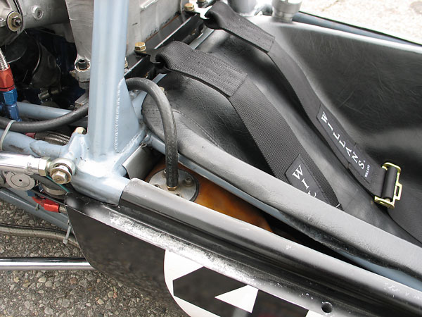 Wedge-shaped under-seat fuel cell.