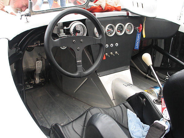Racetech steering wheel.