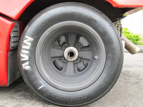 Avon tires (9.0/20.0-13 front by 13.0/23.0-13 rear).