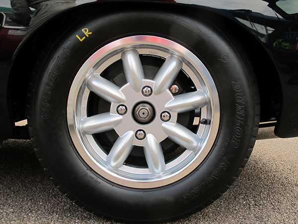 Dunlop Racing CR65 204 Mark II (5.50L-14) tires.