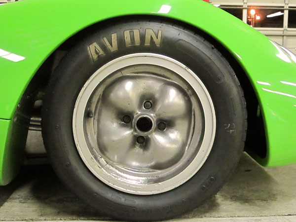 Avon Historic Formula Ford tires (5.0/22.0-13 front, 6.5/23.0-13 rear).