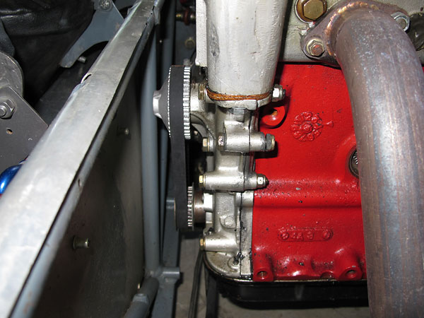 Waterpump drive belt and gears.
