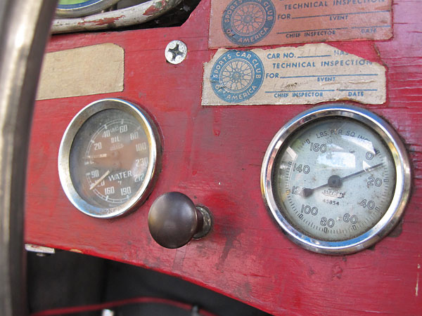 Smiths dual oil pressure / water temperature gauge and Jaeger oil pressure gauge.