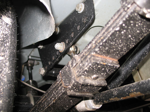 The anti-sway bar chassis brackets have selectable connection points to keep their geometry right.