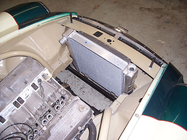 Fluidyne aluminum 2-row universal/racing single-pass crossflow radiator, with Chevy ports.