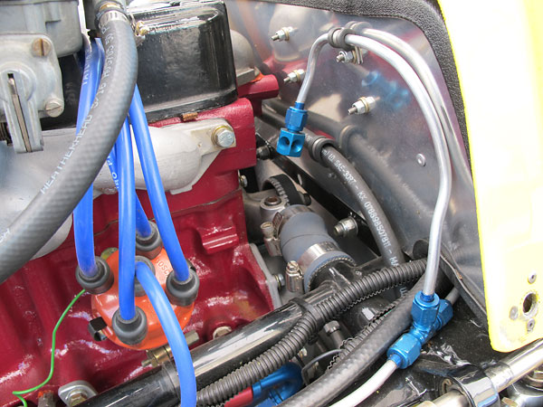 Bosch distributor with Taylor Spiro-Pro 8mm silicone spark plug wires.
