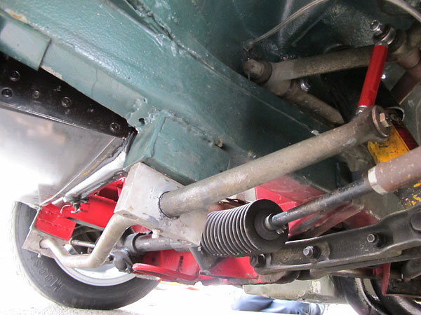 Heavy-duty front anti-sway bar mounted on aluminum pillow blocks.