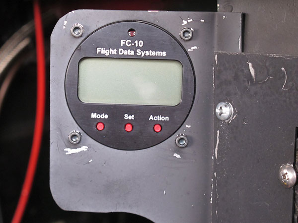Flight Data Systems' FC-10 fuel computer can display instaneous fuel consumption rate.