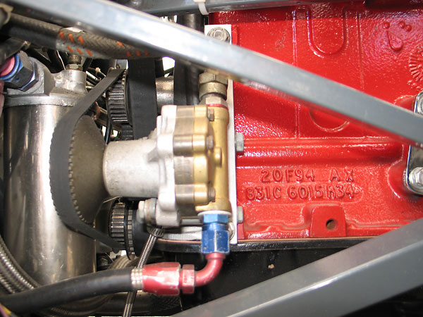 Lucas high pressure mechanical fuel pump. 20F94 AX 831c 6015 r34.