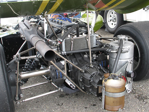 AP Lockheed two-piston brake calipers.