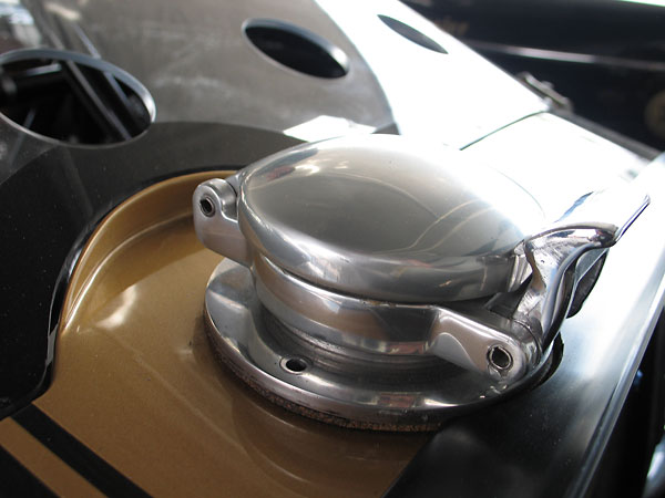 An original Aston Martin LeMans style fuel filler cap has been installed.