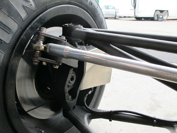 Magnesium front uprights.