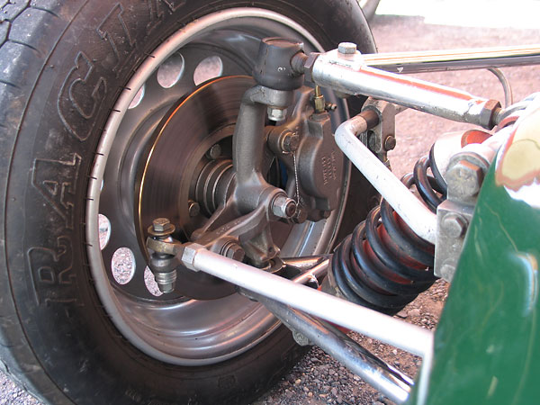Triumph (Alford & Alder, forged) uprights and Girling 14L MkII brake calipers.