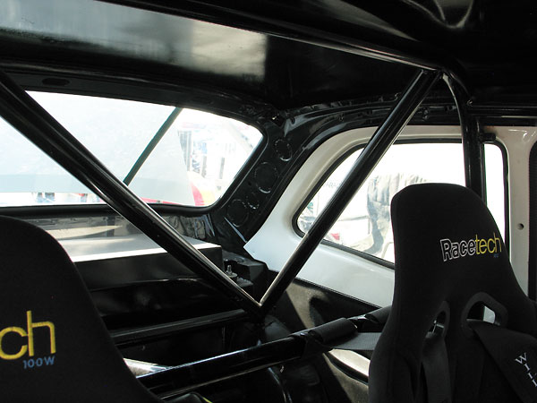 Roll cage construction details.