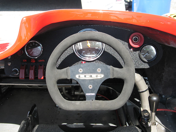 Racetech suede covered D-shaped steering wheel.